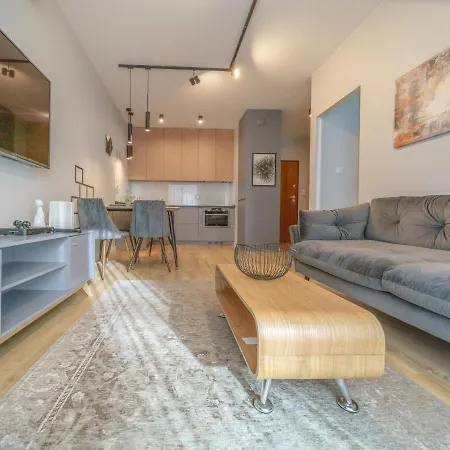 Bright And Charming- Golden Apartments- Center&s18 Апартаменты Варшава