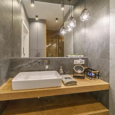 Bright And Charming- Golden Apartments- Center&s18 Апартаменты